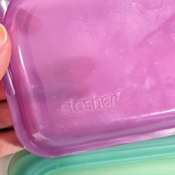 ❤️ Stasher Reusable Silicone Storage Bags (Includes 2) - Picture 12 of 14
